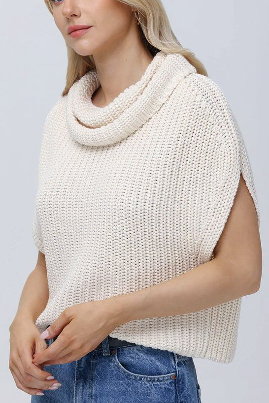 525 Cate Sleeveless Turtleneck Sweater in Cream