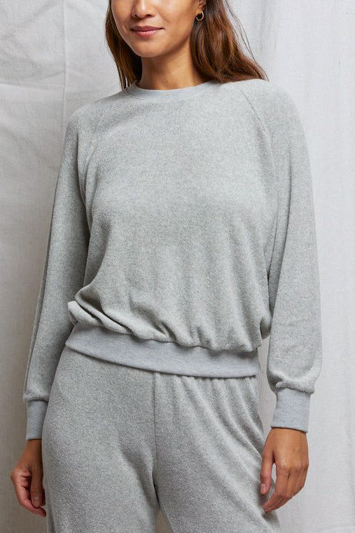 Perfect White Tee Saylor Loop Terry Raglan Pullover in Heather Grey